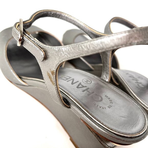 Authentic CHANEL Pearl CC Logo Silver Leather 2016 Wedge Sandals 38.5C 8 - Picture 10 of 15
